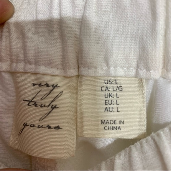 Very Truly Yours White boho Pompom shorts linen cotton large - Picture 3 of 5